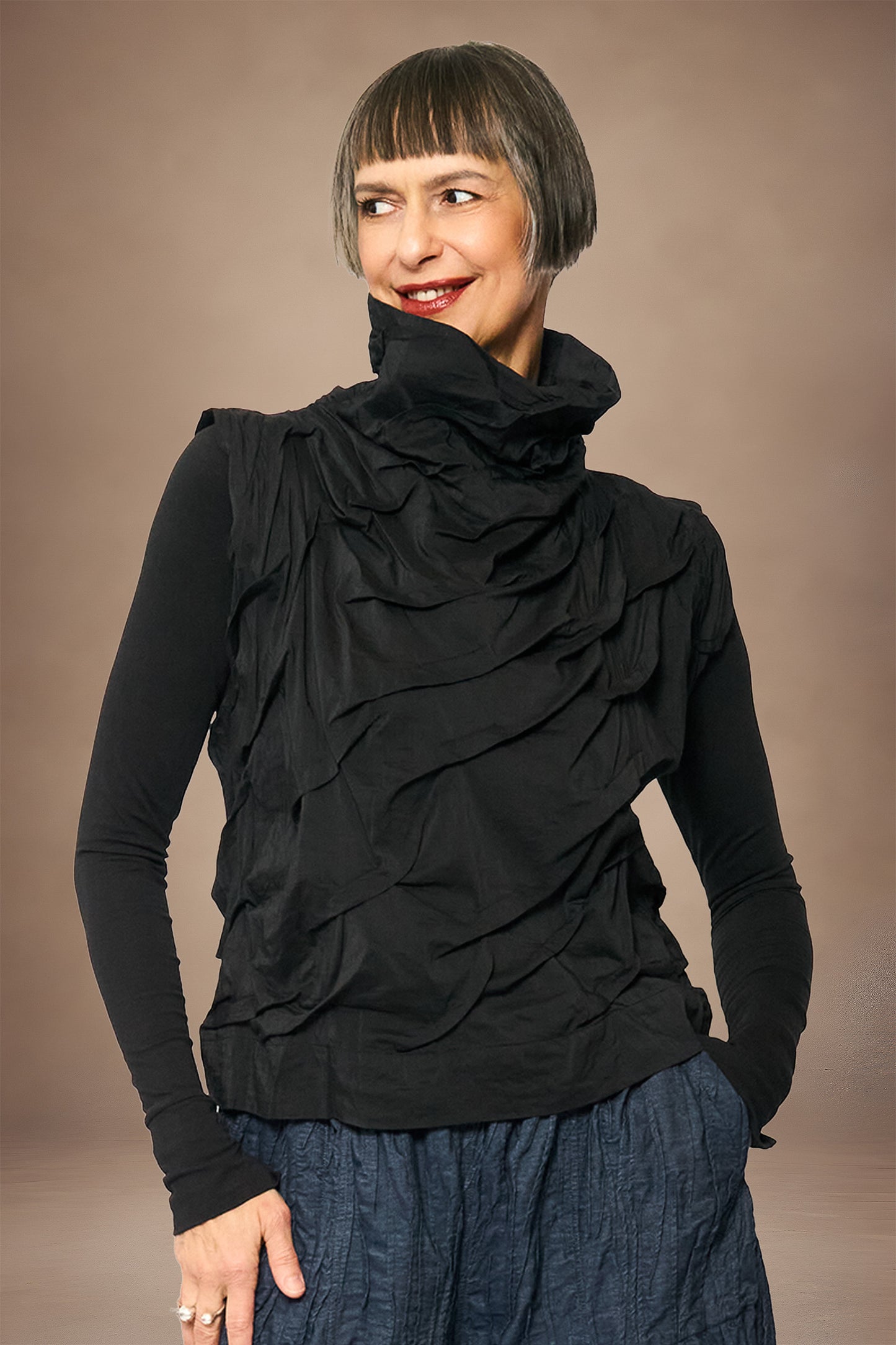 POLISHED COTTON WAVY TUCK SHELL TOP - wl1553-blk -