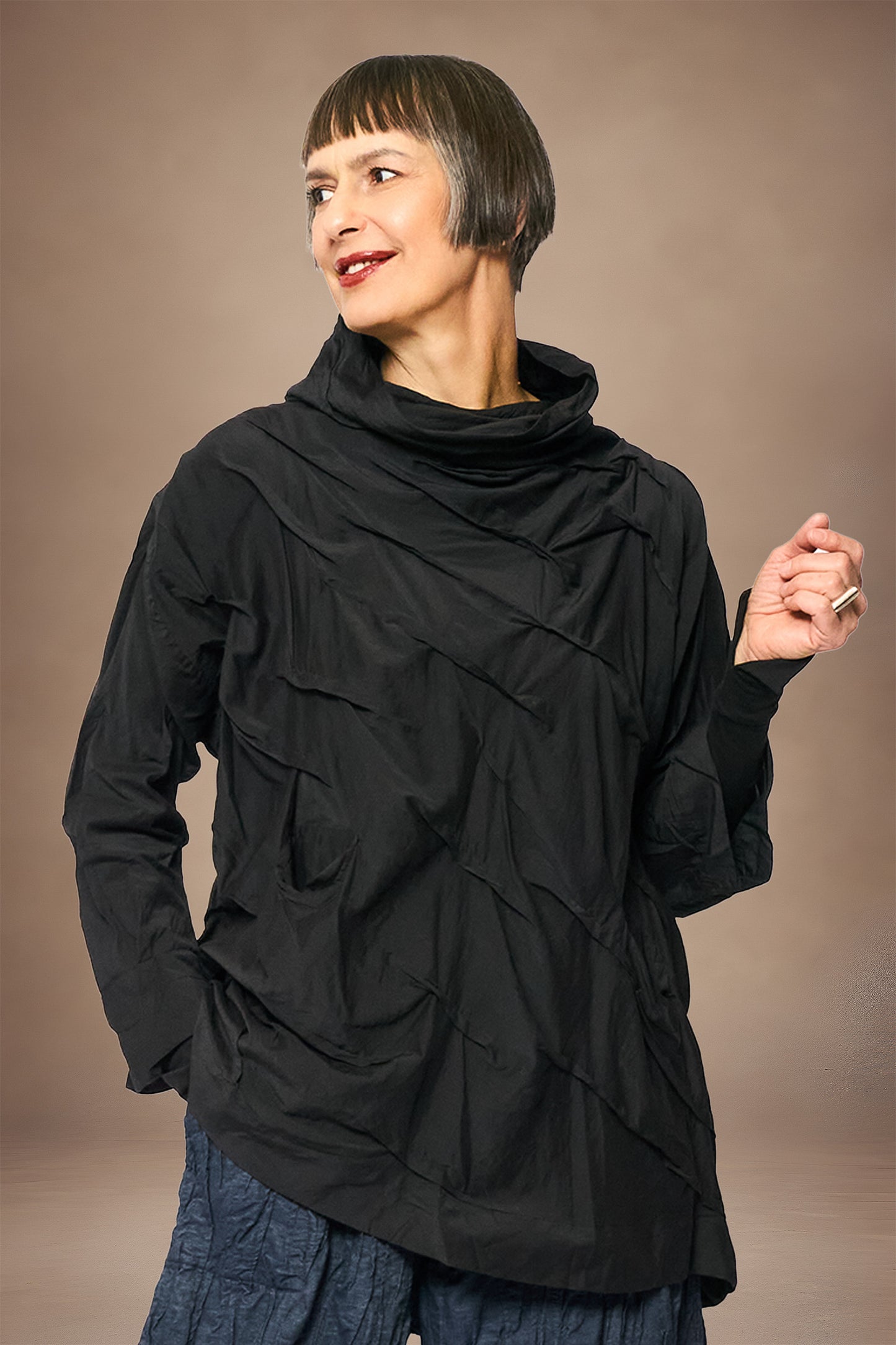 POLISHED COTTON WAVY TUCK PULLOVER - wl1552-blk -