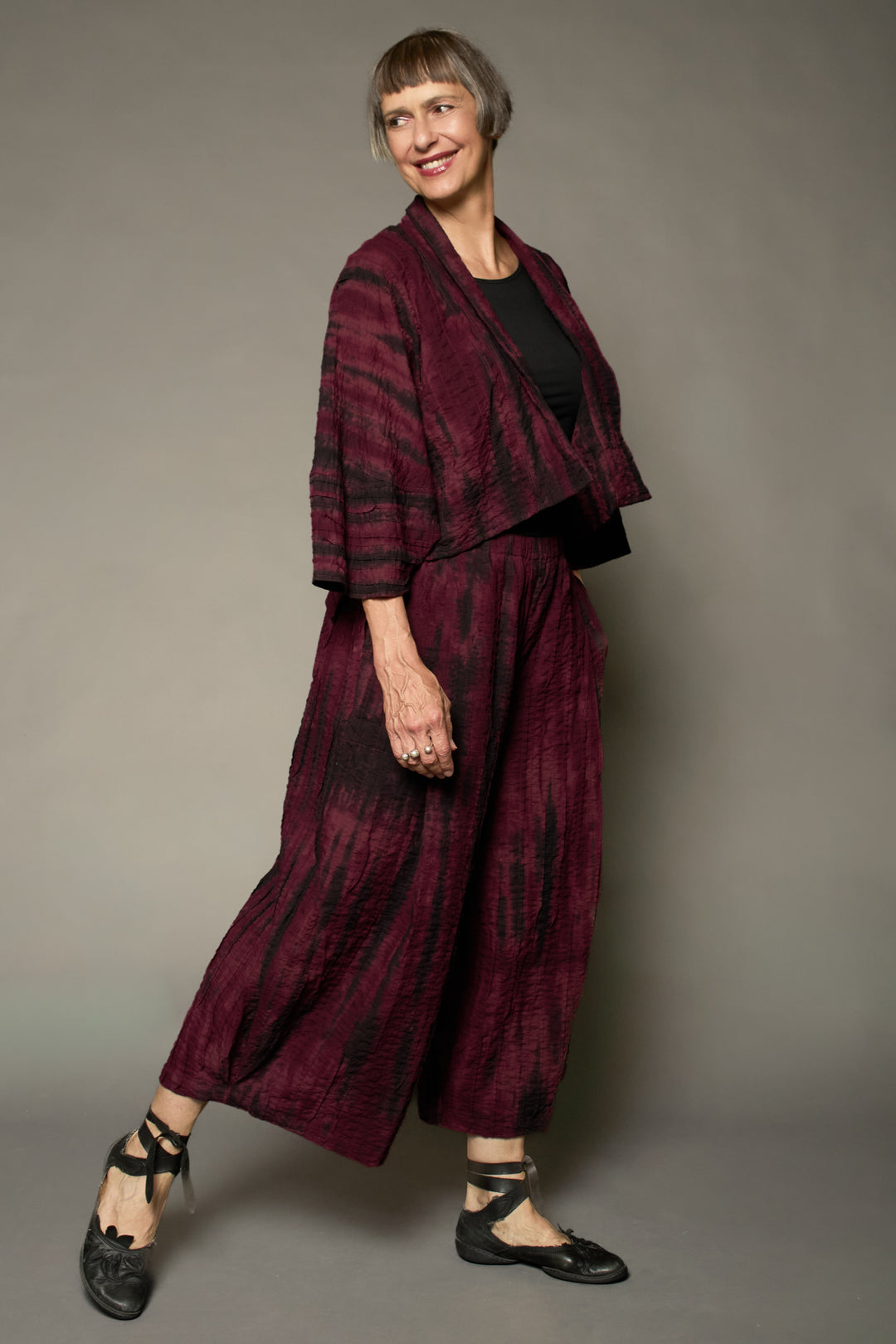 DOUBLE TIE DYE RIPPLE TUCK LANTERN SLV. SHRUG - trw1j103-mrn -