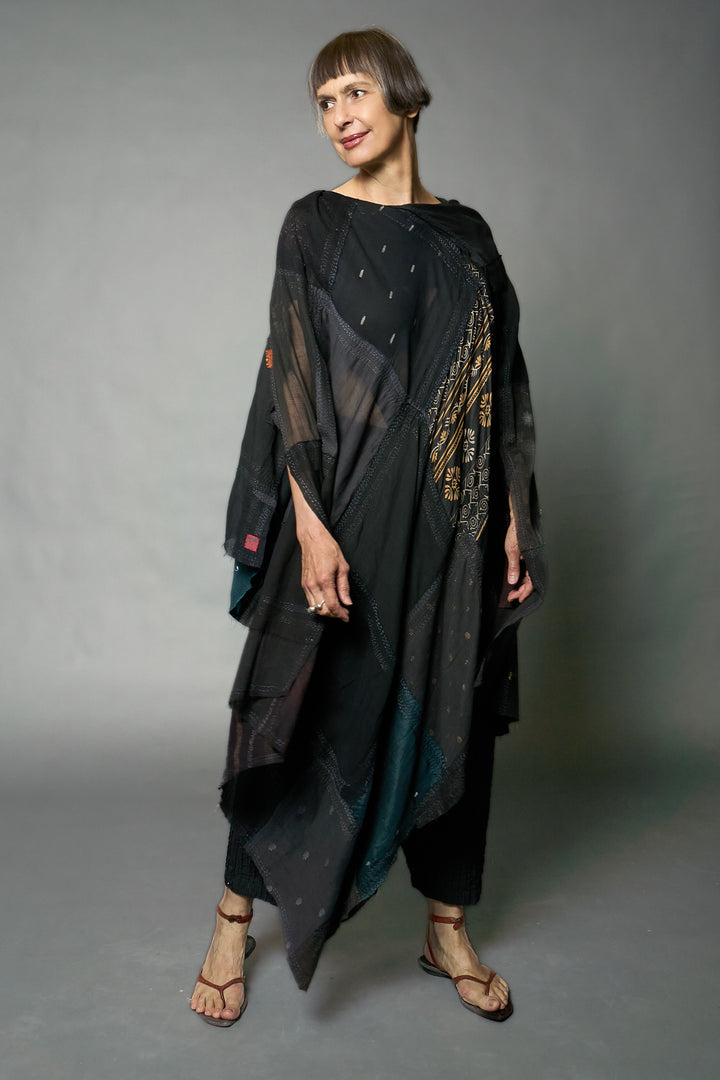 MOSAIC TILE PATCH KANTHA DOUBLE SCARF PONCHO - mt1j112-blk -