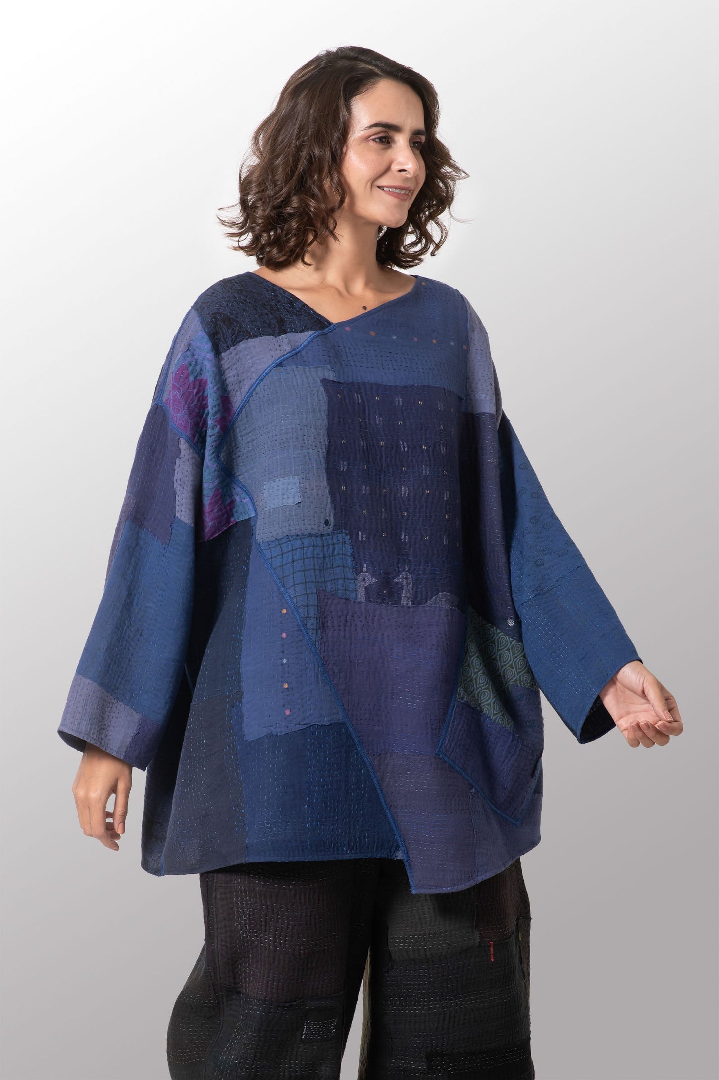 FRAYED PATCH KANTHA OVERSIZED TUNIC - fi2510-nvy -