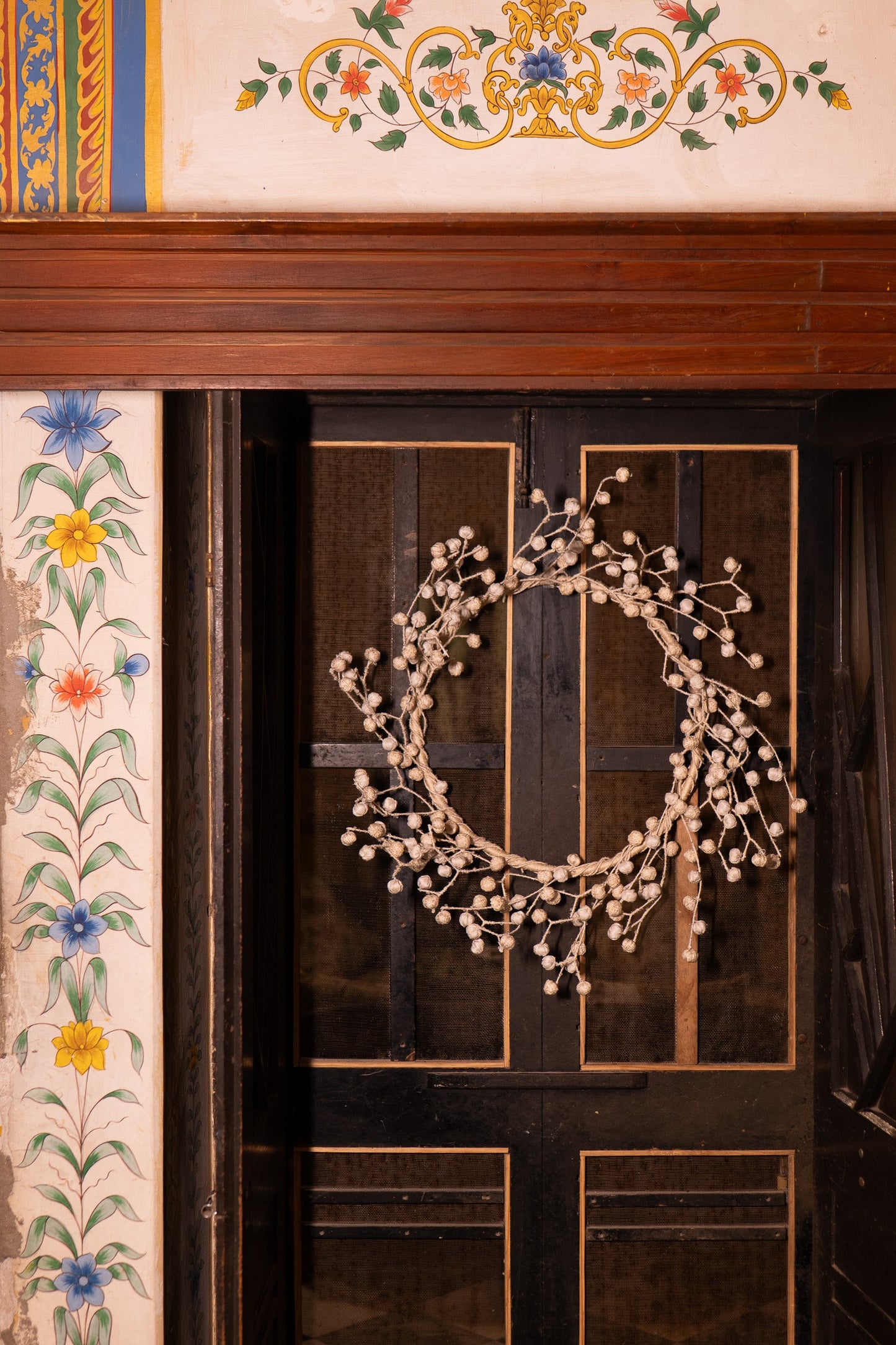 Ivory Kantha Wreath (metallic kantha)