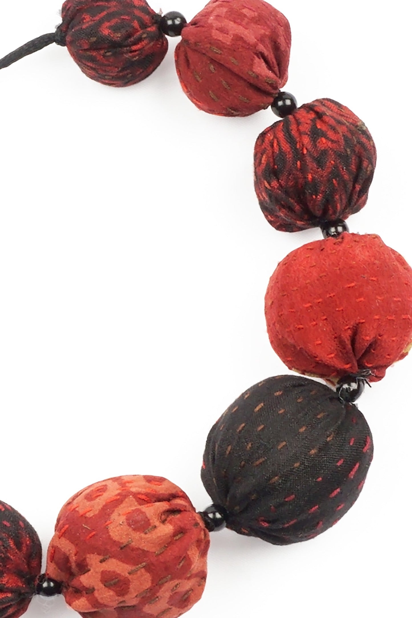 KIMONO PRINT KANTHA NUTS SHORT NECKLACE - kp2700-red -