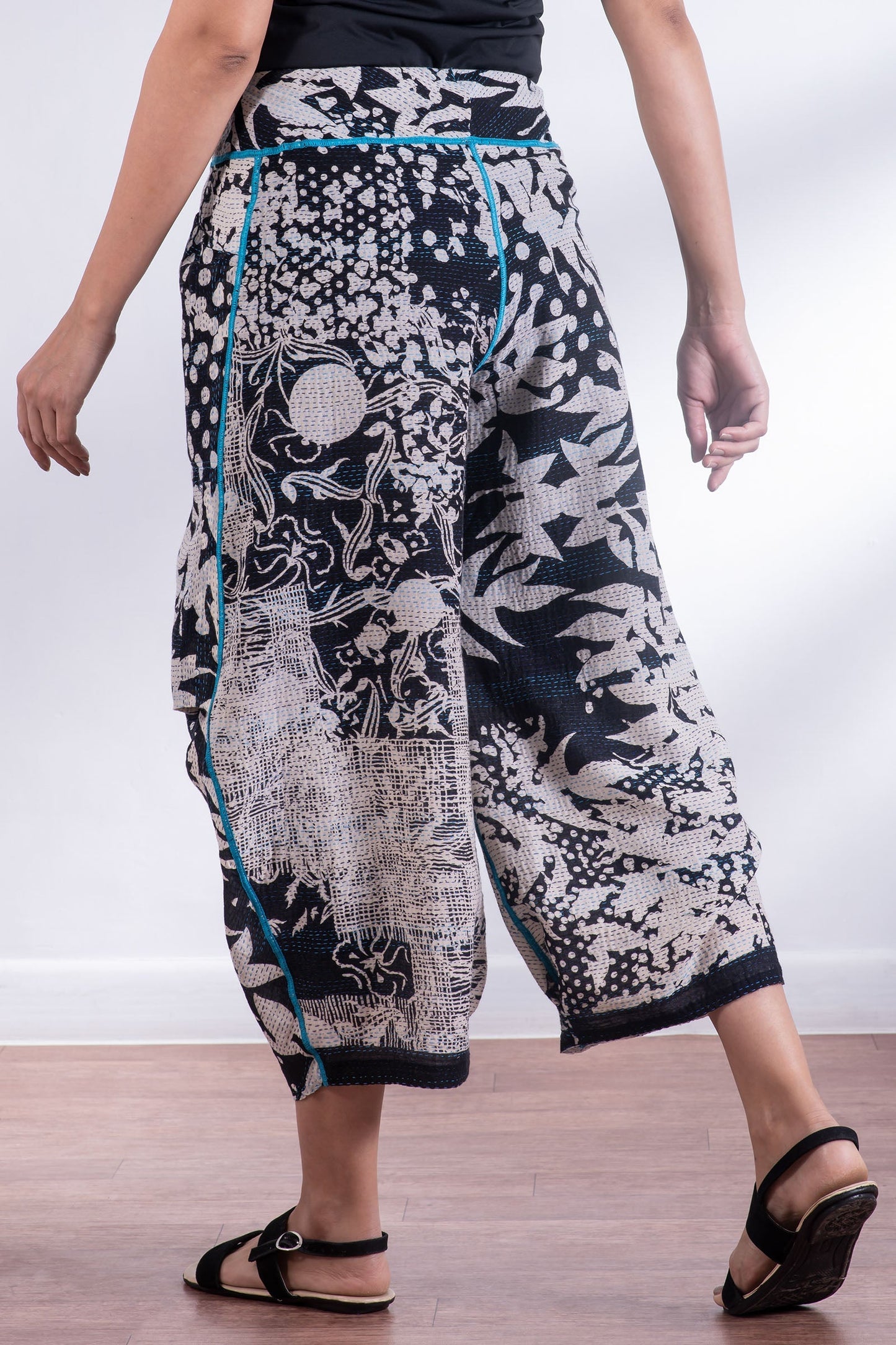 MONOTONE TWILIGHT PRINT KANTHA KNEE TUCKED PANTS - tp2625-blk -